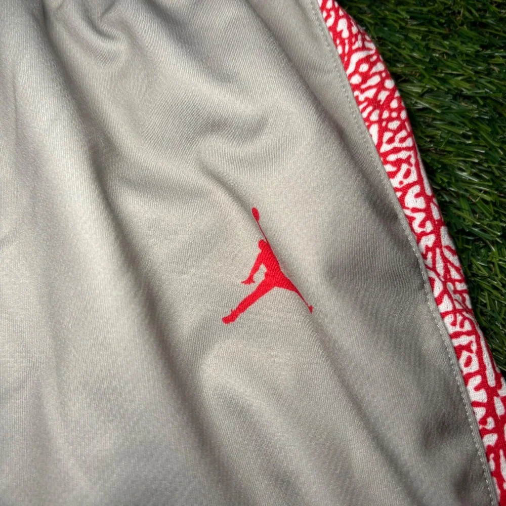 Jordan Jumpman Elephant Print Basketball Shorts Grey Red AR4291-091 Mens L